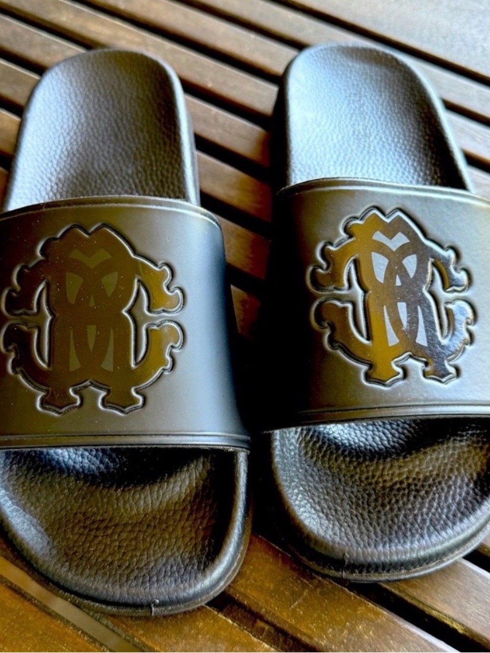 Roberto Cavalli  Logo Slide Sandals US9 New perfect for the pool